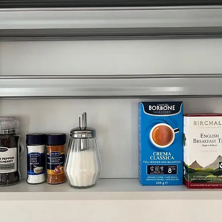 Brand New Centre Apartment, Free Parking Spot *