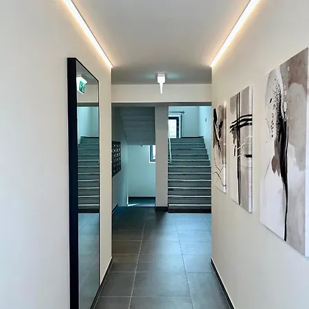 Brand New Centre Apartment, Free Parking Spot 아파트