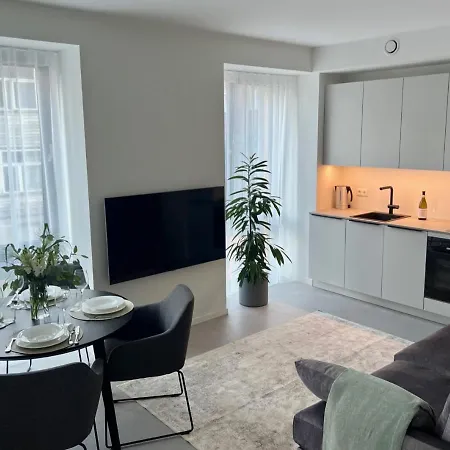 아파트 Brand New Centre Apartment, Free Parking Spot