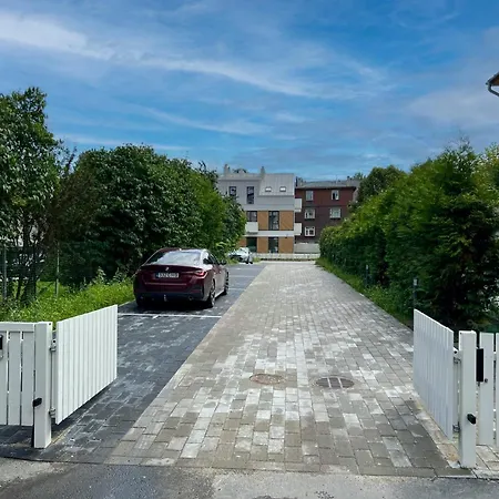 Apartment Brand New Centre Apartment, Free Parking Spot *