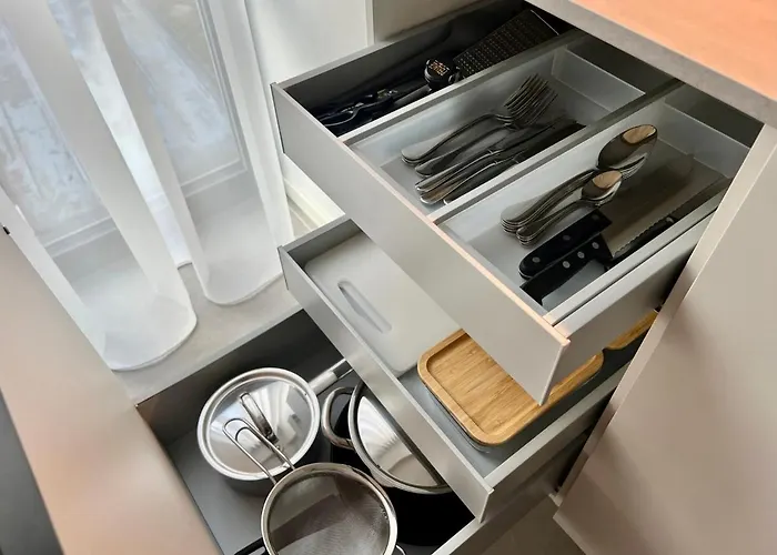 Brand New Centre Apartment, Free Parking Spot דירה